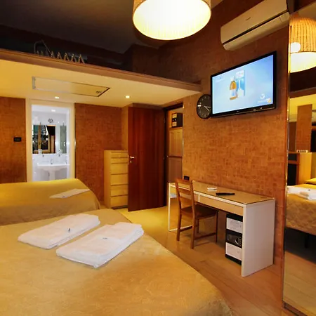 Aparthotel Candia 3*